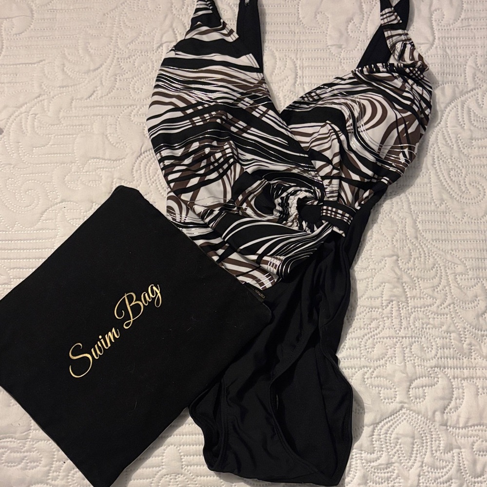 New Black and White Swirl One-Piece Swimsuit
